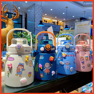 Bình giữ nhiệt Siêu Cute 900ml inox 304, có ống hút,giữ nhiệt 7-12h tặng Sticker và dây đeo tiện dụng dễ dàng sử dụng