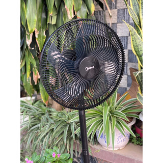 Quạt đứng Midea FS40-18CB Đen