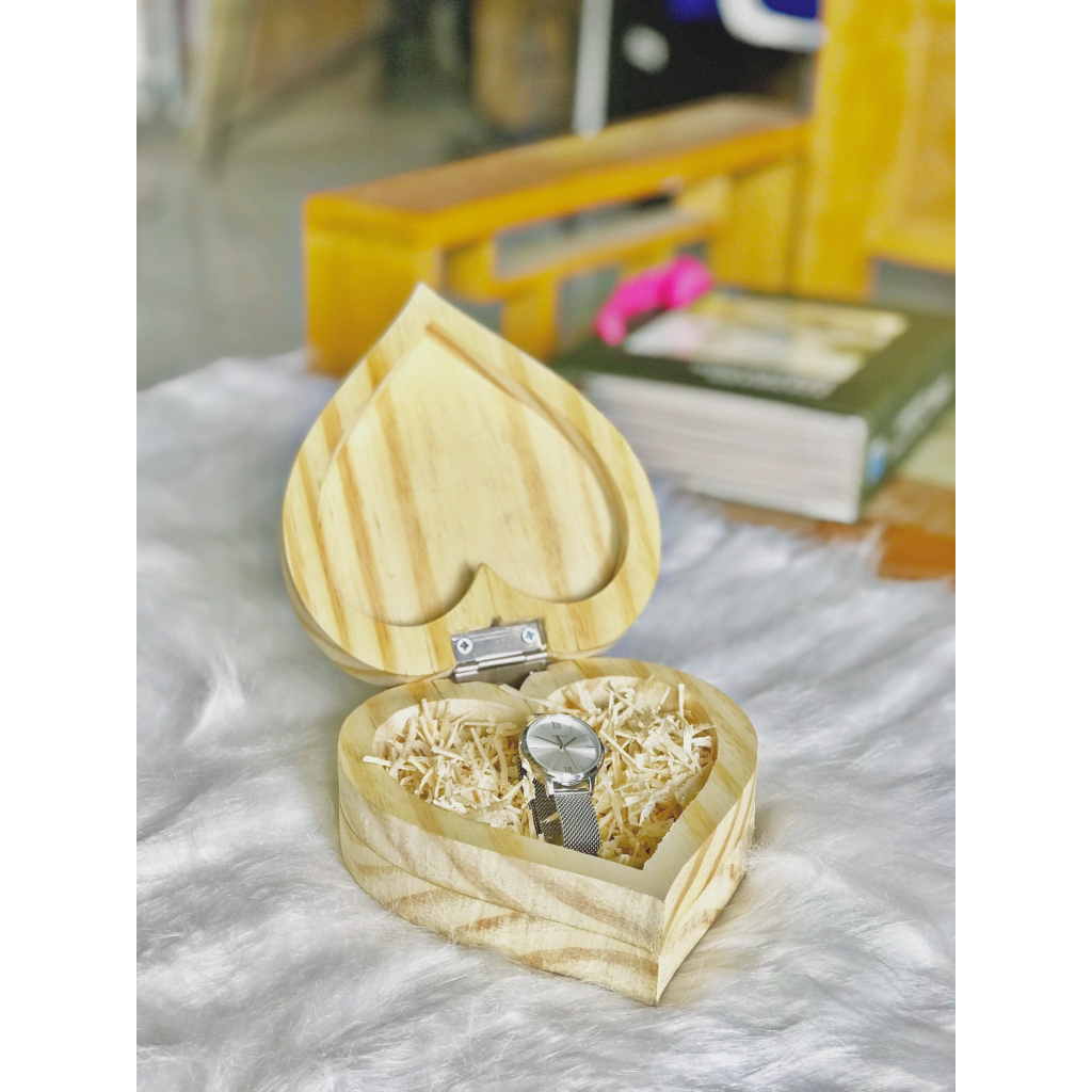 Hộp đựng trang sức bằng gỗ thông tự nhiên, hộp đựng đồng hồ hình trái tim - Vinaoffie