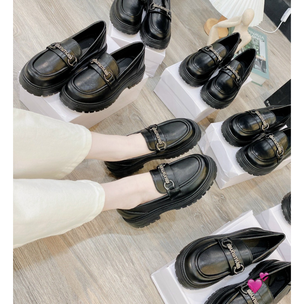 MOCA MIUMIU DA LÌ CHỮ NGANG KHOÁ ĐÁ