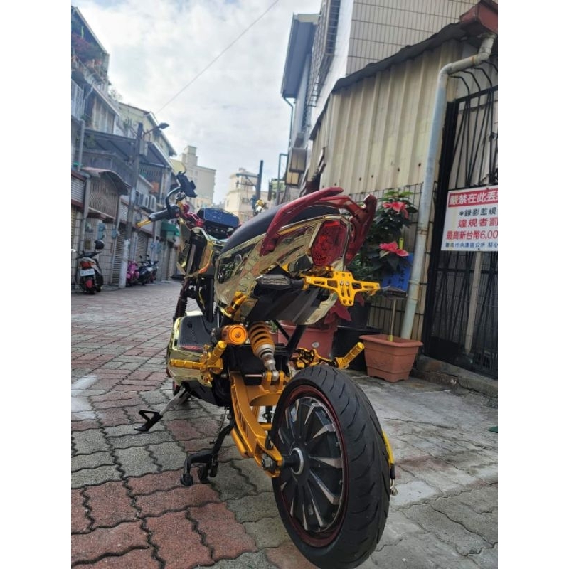 Gác chân sau độ m3 m5.xmen