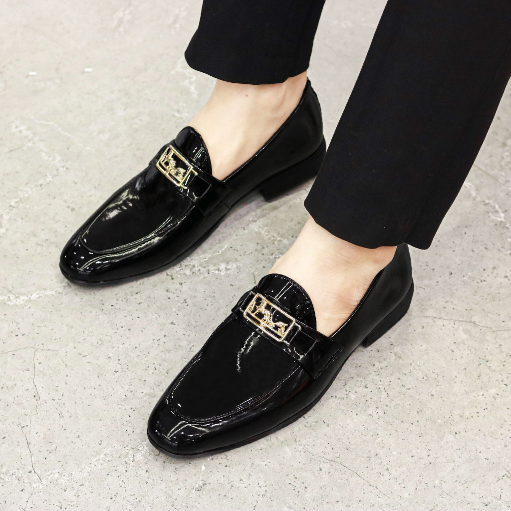 Giày Nam Giá Rẻ Da Bóng Gương Kết Hợp Dai Vàng Không Gỉ - Mã V2