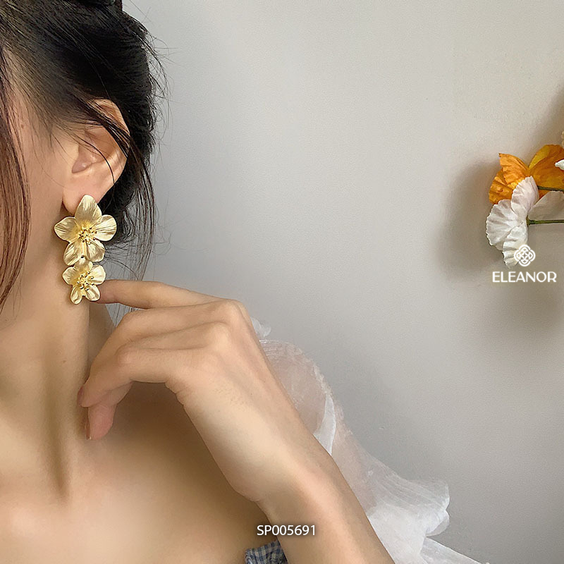 Bông tai nữ chuôi bạc 925 Eleanor Accessories dáng dài hình hoa đôi bản to phụ kiện trang sức 5791