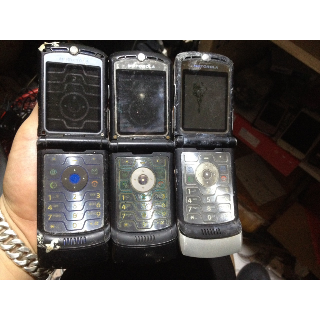 Combo Xác xấu MOTOROLA V3 không thấy lên, không bin, không nắp