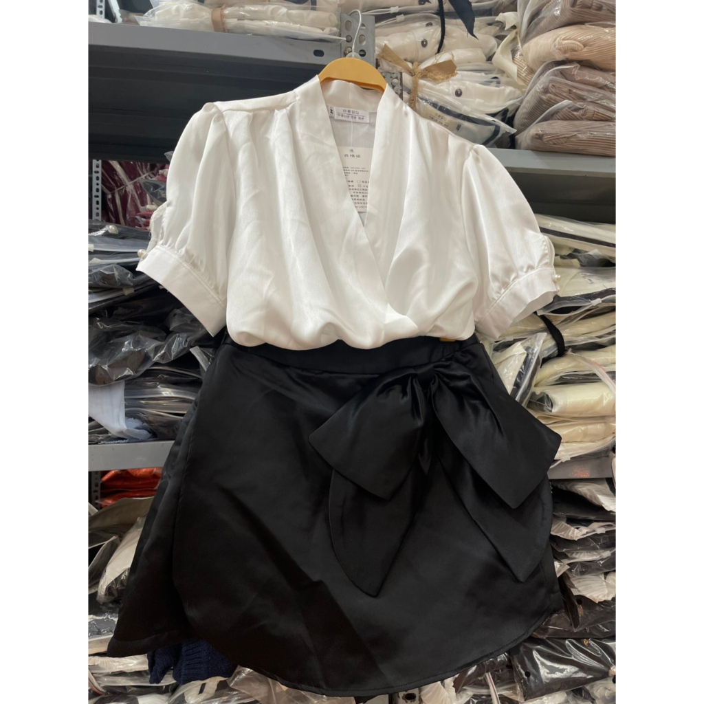 Đồ Bigsize Nữ Công Sở, Áo Sơ Mi Lụa Kèm Chân Váy Tafta Đính Nơ To Sang Chảnh Cho Nàng