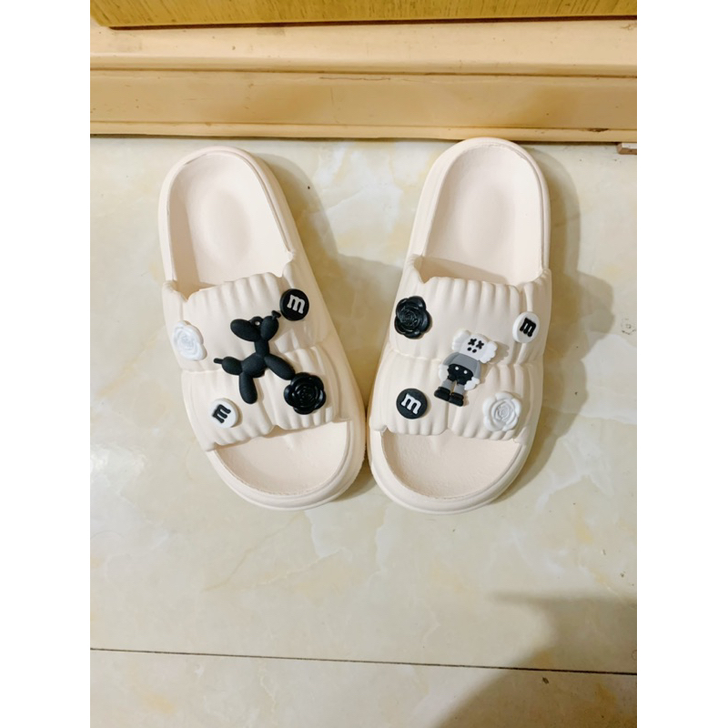Dép bánh mì họa tiết stiker sịn sò  êm chân