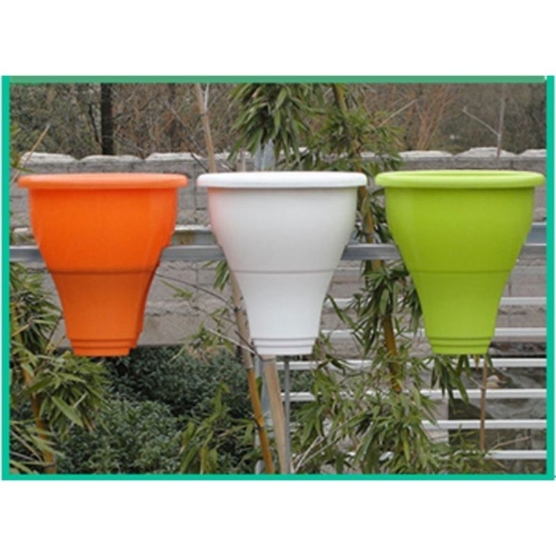 Chậu nhựa kẹp lan can  kt miệng 28cmx30 cm Mầu, Decor Ban Công Cực Xinh