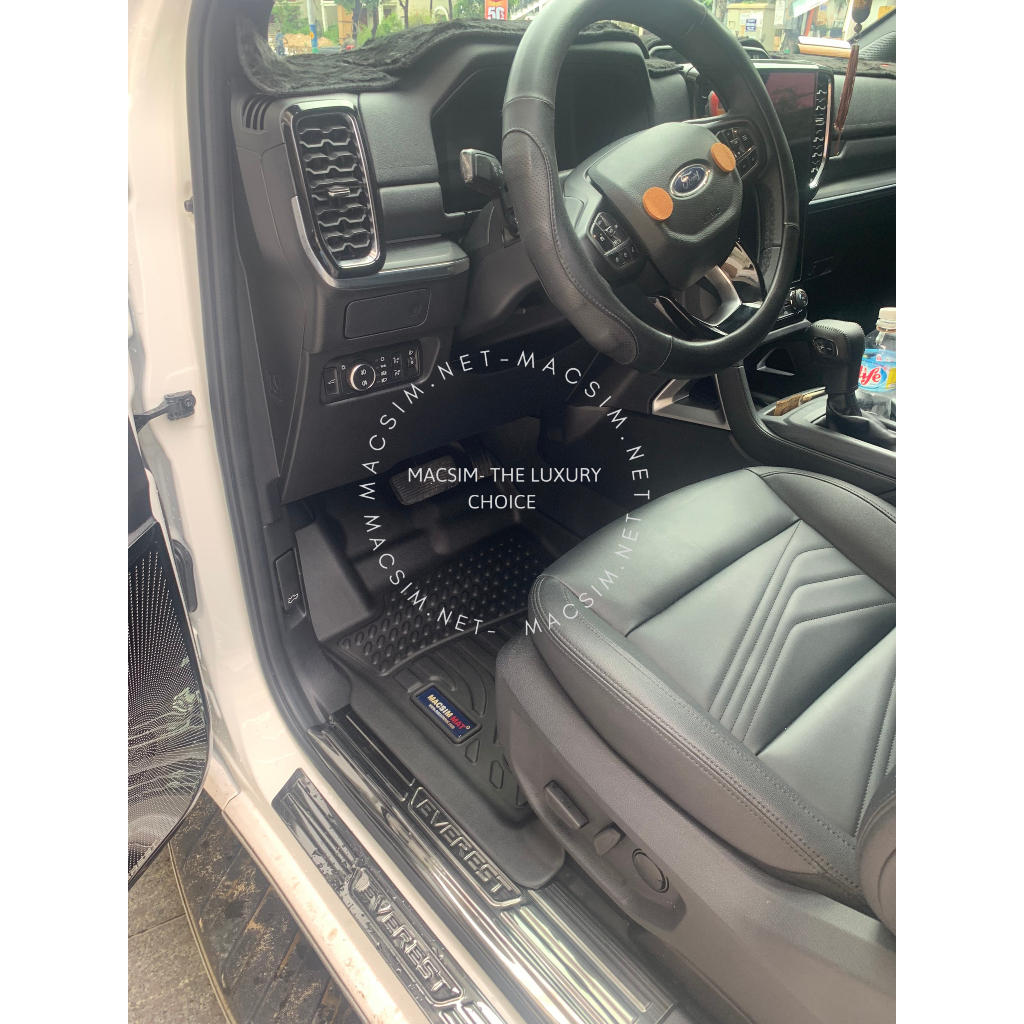 Thảm lót sàn xe ô tô Ford Everest 2022+  Nhãn hiệu Macsim hàng loại 2