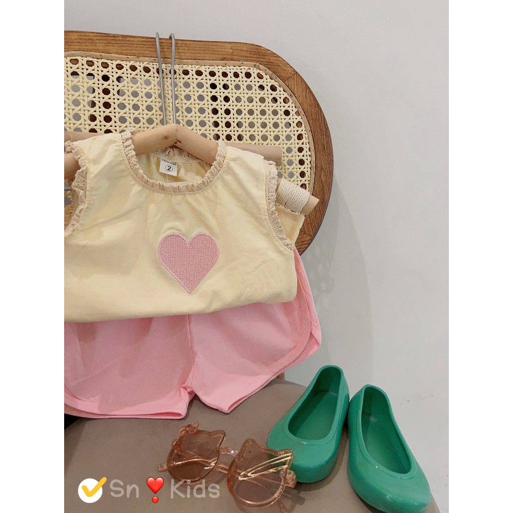 Set thêu tim ngực SN bé gái