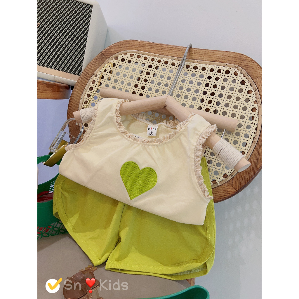 Set thêu tim ngực SN bé gái