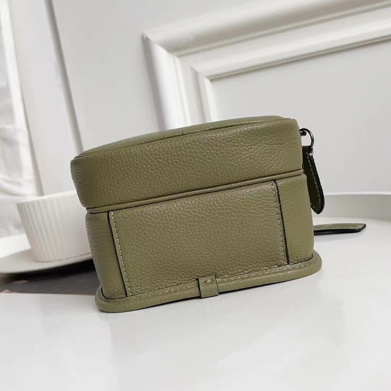 Túi đeo chéo unisex Coach Lee Crossbody