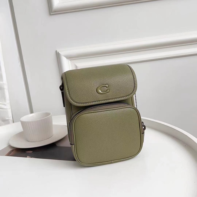Túi đeo chéo unisex Coach Lee Crossbody