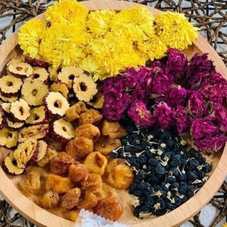 Trà quý phi (mix hoa hồng , táo đỏ, hoa cúc, long nhãn ,hắc kỷ tử )