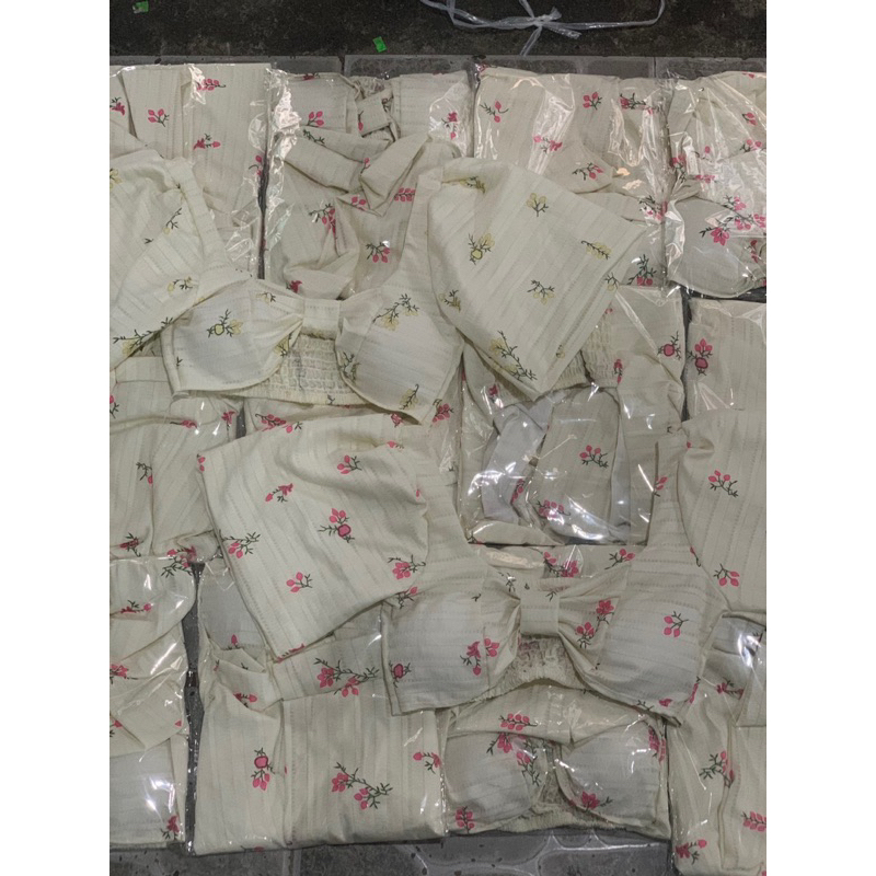 Áo Kiểu Cúp Nơ Ngực Croptop Tay Phồng Lưng Nhún