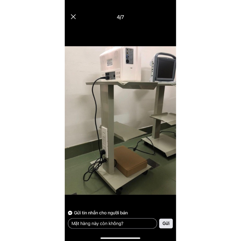 Xe đẩy nha khoa có ổ cắm sau