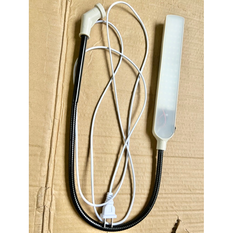 Đèn cọc chỉ mẫu mới, bóng đèn 64 bóng siêu sáng, siêu tiết kiệm, dễ sử dụng lắp được tất cả các loại máy may