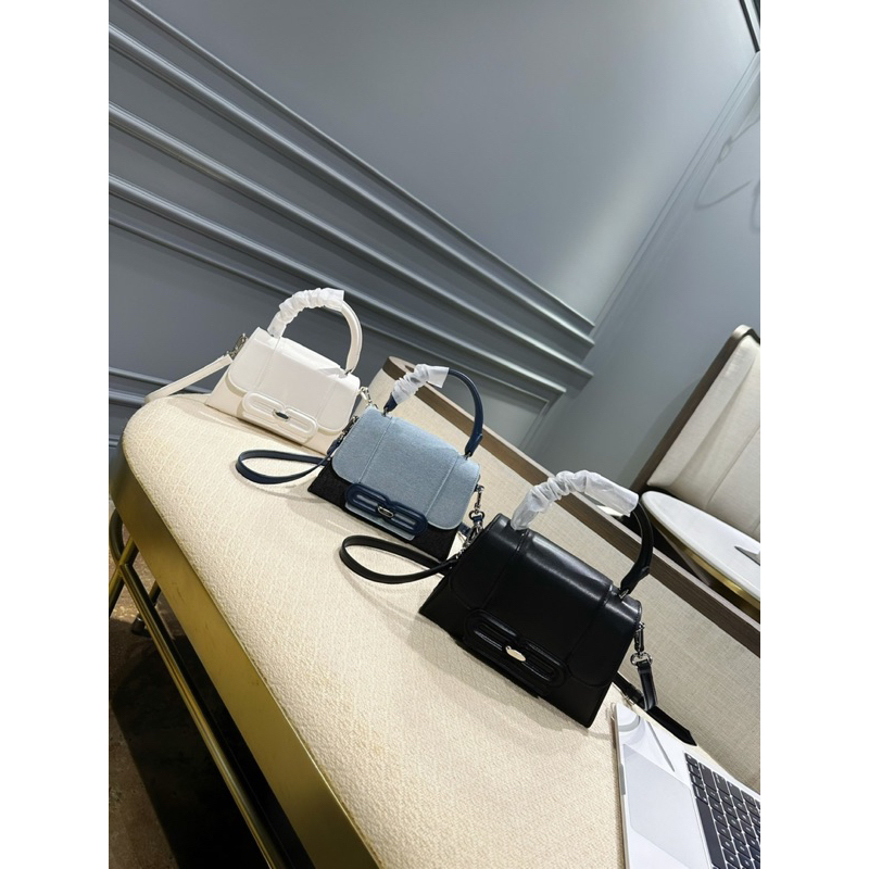 Túi khoá ngang quai xách