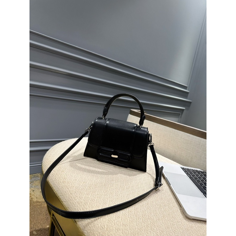 Túi khoá ngang quai xách