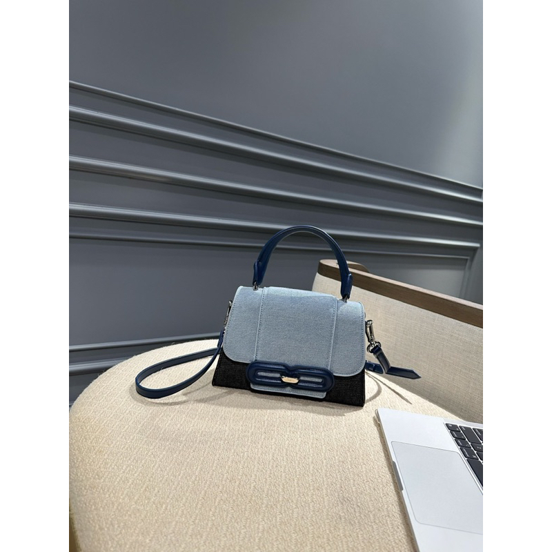 Túi khoá ngang quai xách