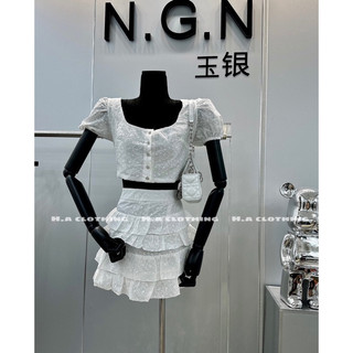 Set ren chân váy tầng Khánh Lê