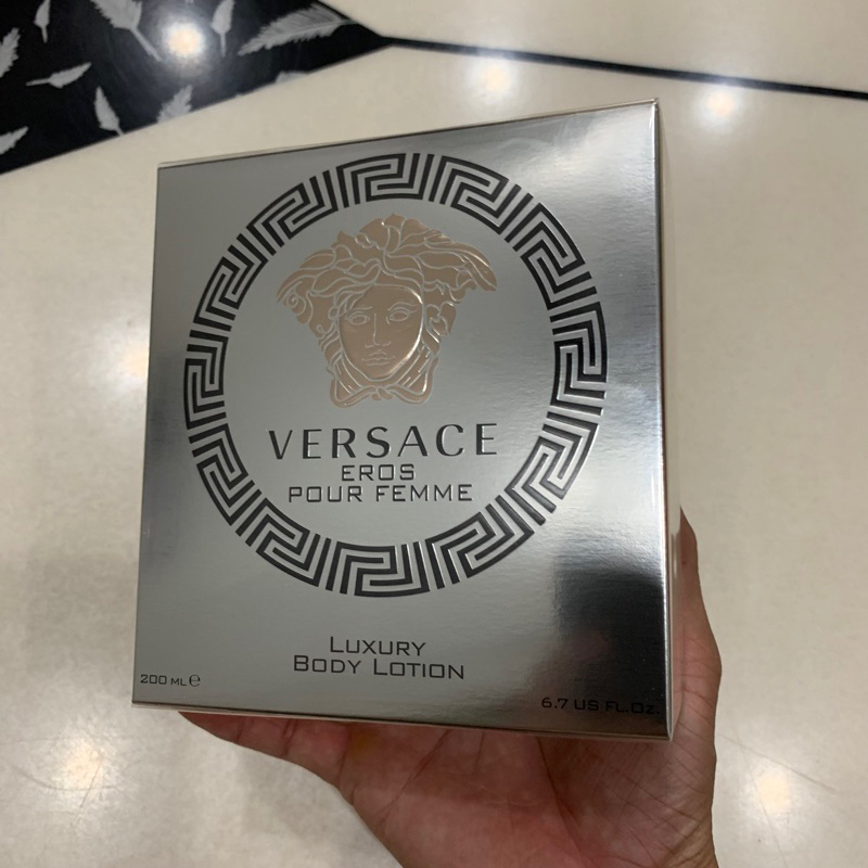 Dưỡng thể hương nước hoa Versace Eros Pour Femme Luxury Body Lotion 200ml 750150G