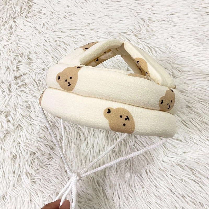 Nón bảo hiểm cao cấp Royal chất liệu Muslin giúp an toàn đầu bé khi tập bò, tập ngồi, tập đi.
