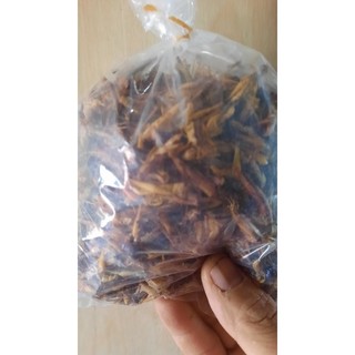 cào cào sấy khô.