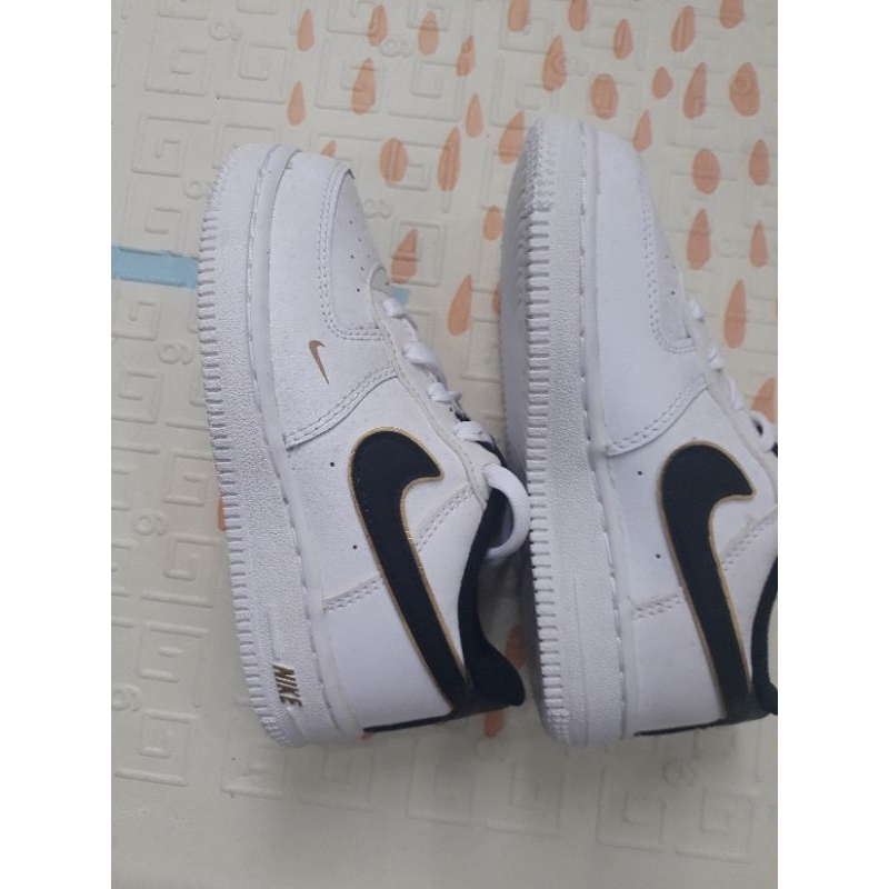 Pass giầy thể thao cho bé