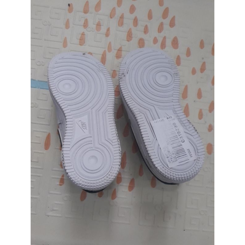 Pass giầy thể thao cho bé