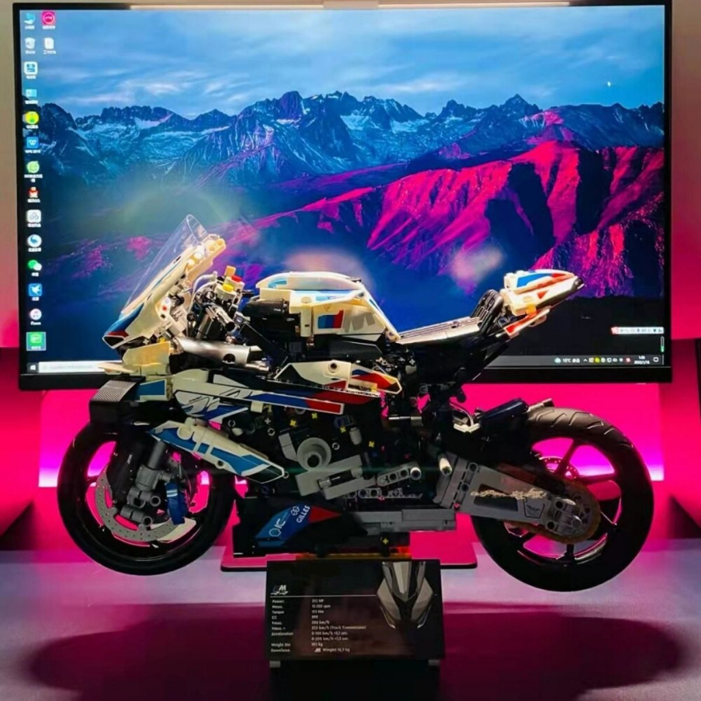 Mô hình lắp ráp xe máy BWM M1000rr - Mô hình technic tỉ lệ 1:5 1920 PCS