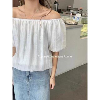Áo sơ mi nhăn cổ trễ vai tay bồng cộc basic