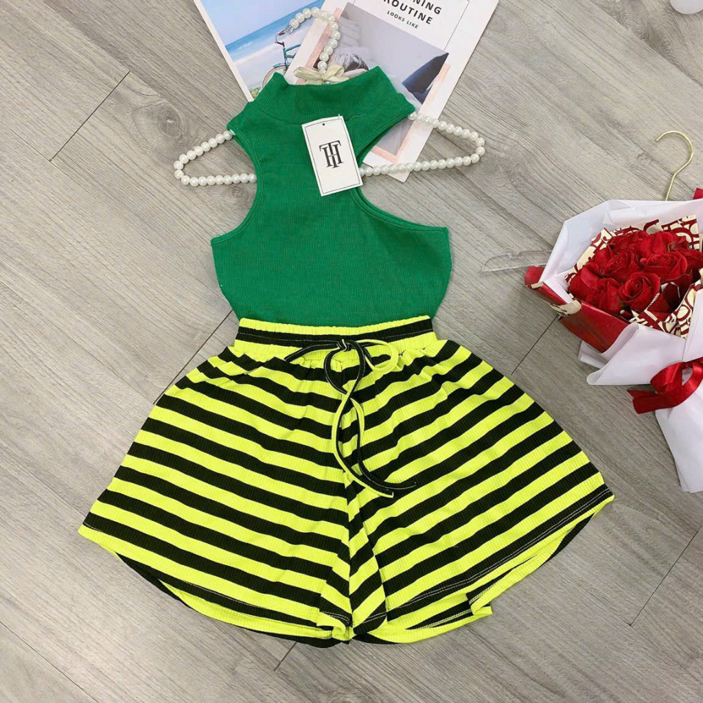 [5.5 Sales Freeship] Set áo thun sát nách khoét ngực croptop mix quần đùi xòe kẻ sọc,set bộ thun đùi nhiều màu sexy th