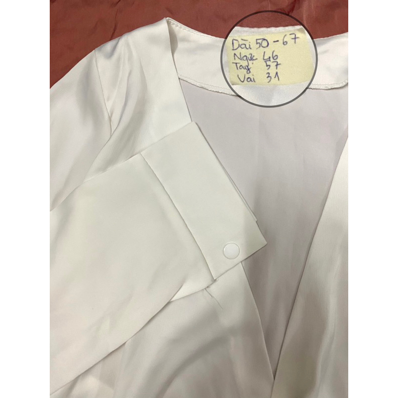Áo sơ mi trắng