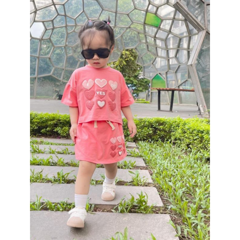 Set  áo kèm chân váy xinh xắn bé gái