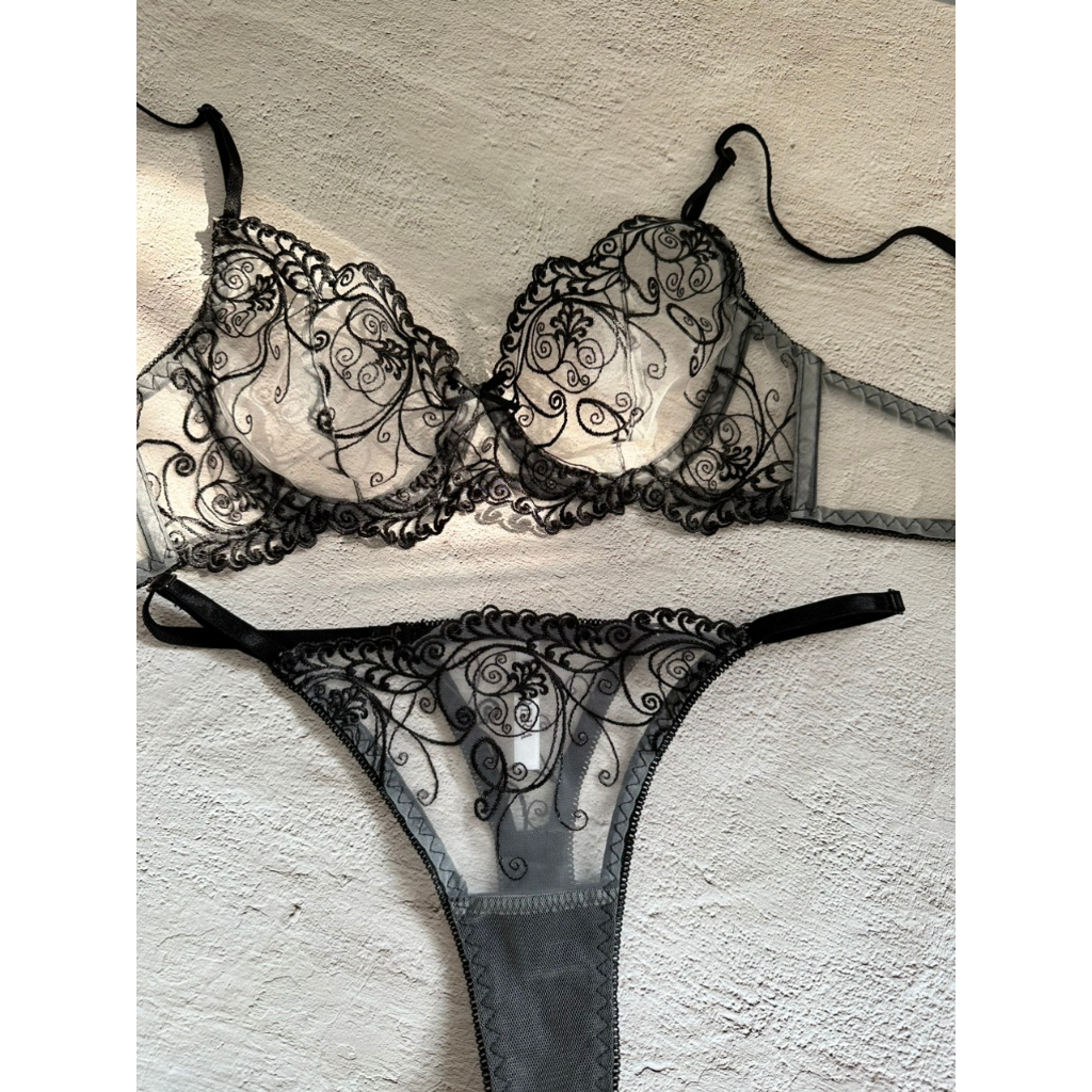 Gemma | Bộ Đồ Lót Ren Nữ Màu Đen Áo Ngực Ren Có Gọng Không Mút Xuyên Thấu Hàng Thiết Kế La Perbra