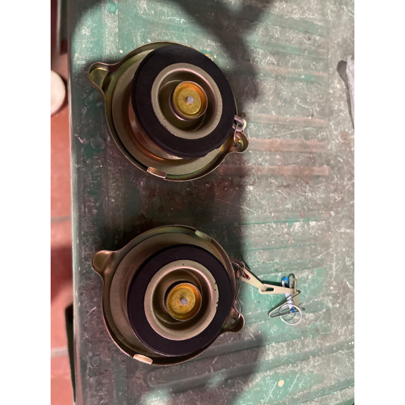 Nắp két nước xúc lật đường kính 7cm