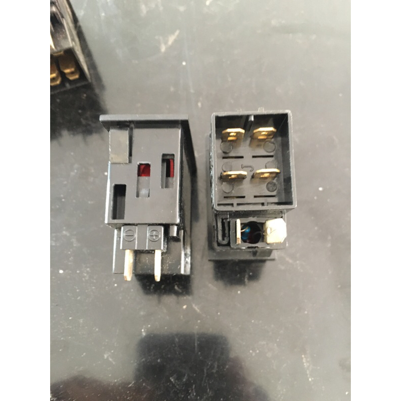 Công tắc còi, đèn tích hợp cho xe howo, xe hoa mai