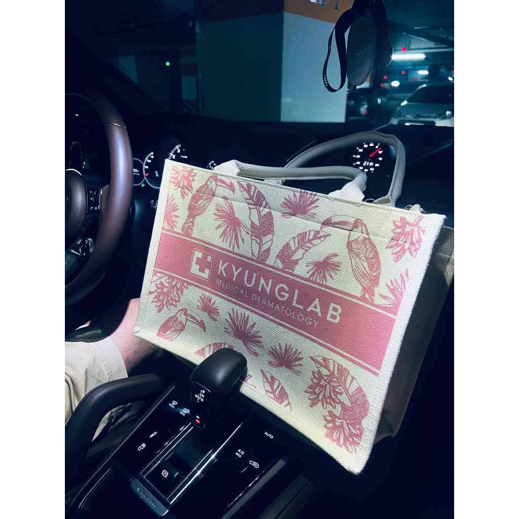 Túi Floral Kyung Lab phiên bản đặc biệt trị giá 799K