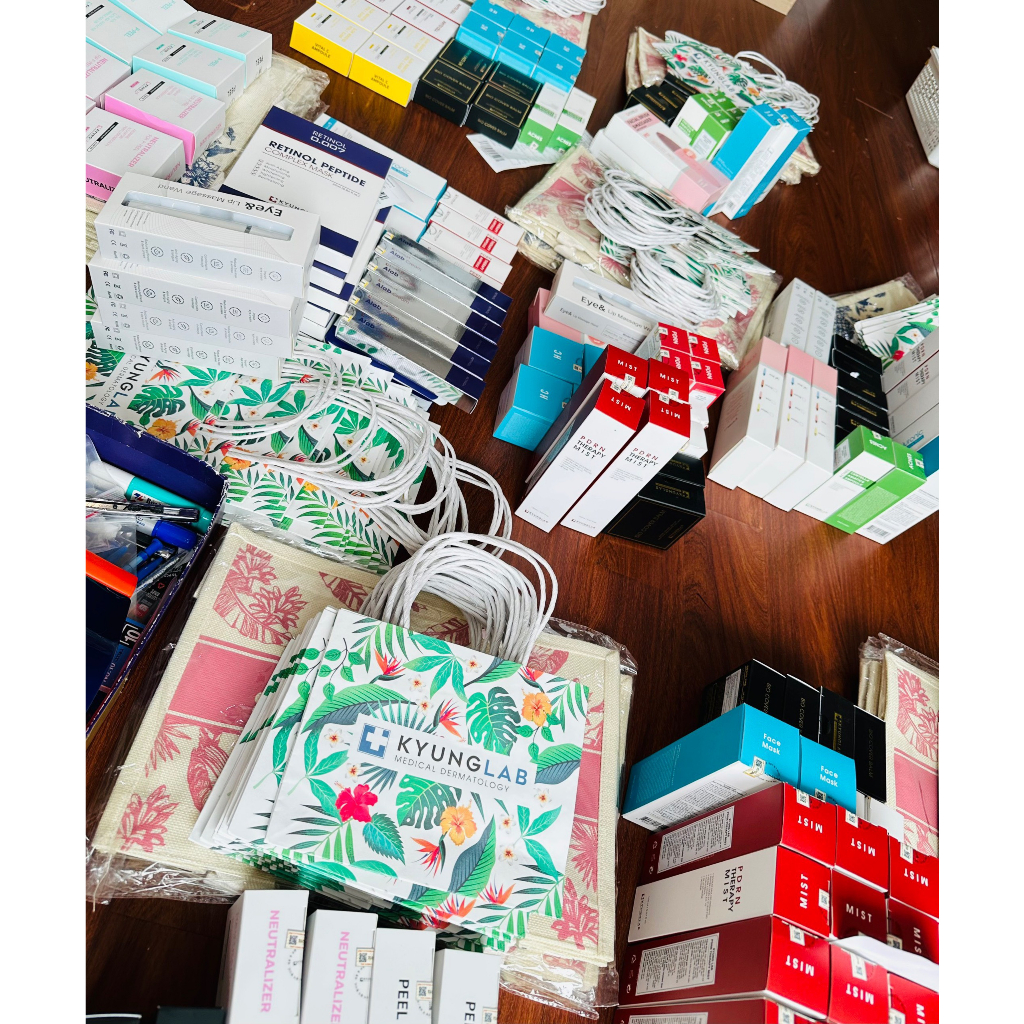 Túi Floral Kyung Lab phiên bản đặc biệt trị giá 799K