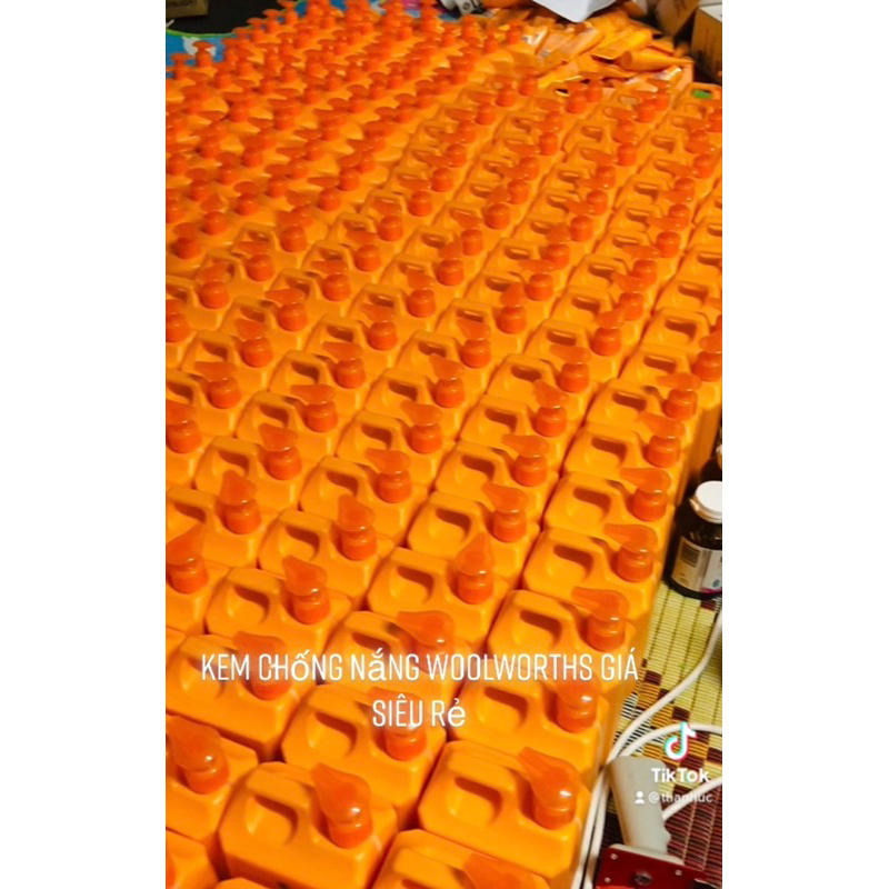 Kem chống nắng Woolworth SPF50+