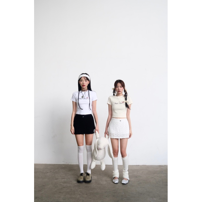 Áo croptop thêu OHOH