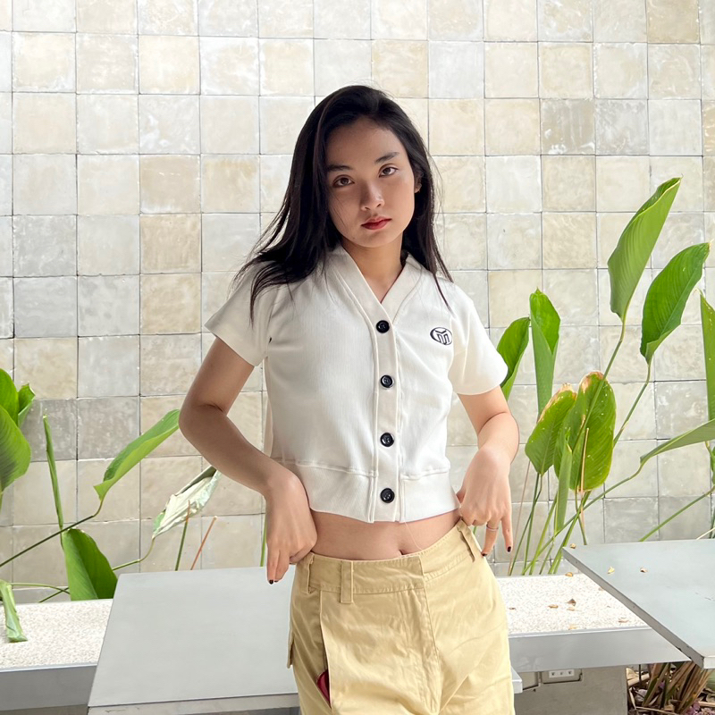 Áo croptop cài nút