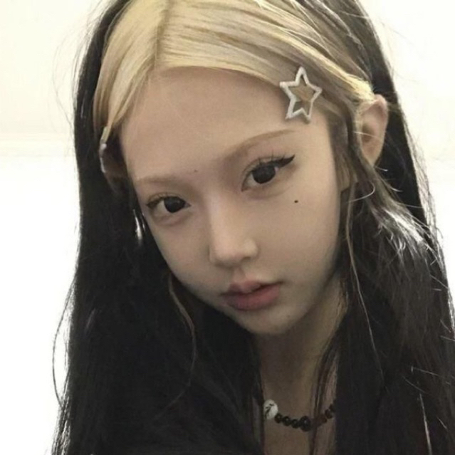 Mini star hairclips BẠC cute dễ thươngY2k Kẹp Tóc Ngôi Sao Năm Cánh Bằng Kim Loại Màu Bạc Cho Bạn Gái