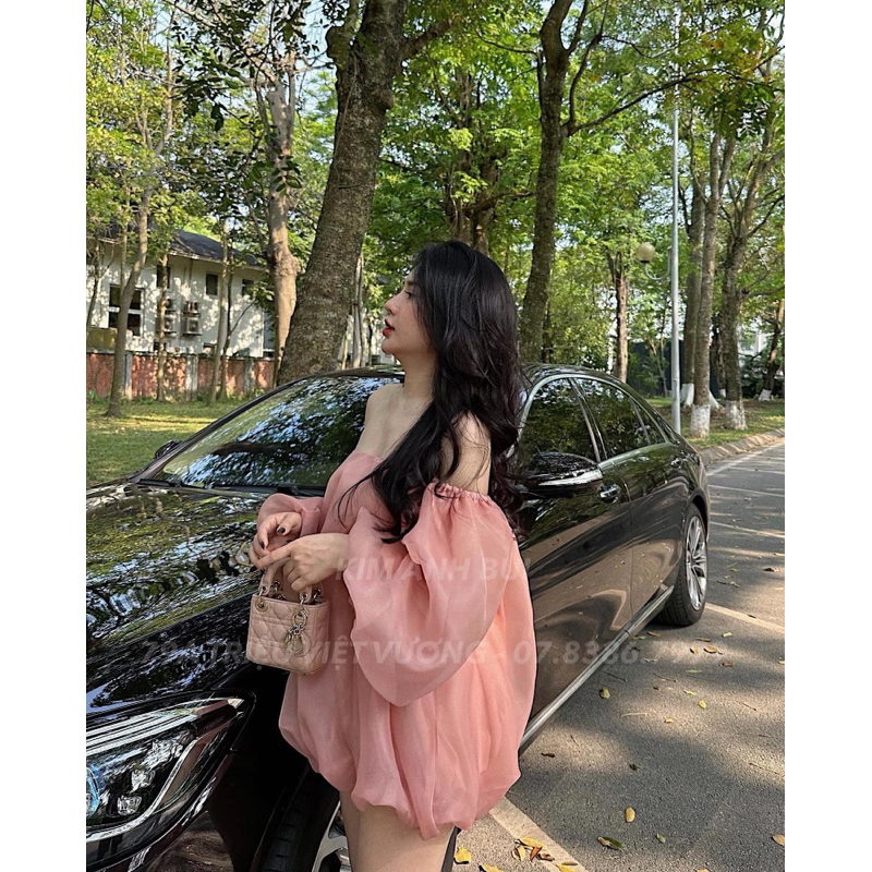 Áo trễ vai voan phồng kim anh bùi