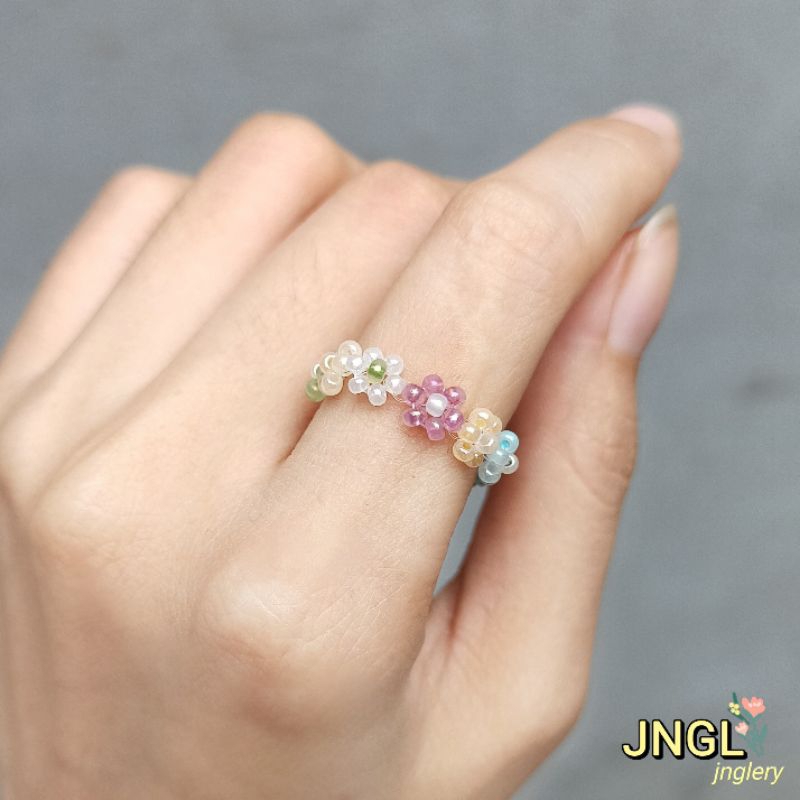 Nhẫn hạt cườm gạo kết hoa nhí