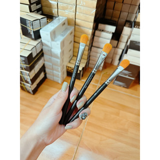 Cọ trang điểm Mac 252S ( Sản Phẩm Đến Từ Nhà Mac )