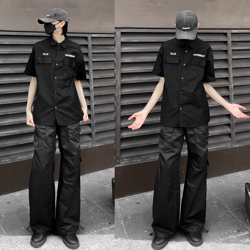 SƠ MI KAKI TÚI HỘP PHONG CÁCH CHICANO THÊU CHỮ NỔI -