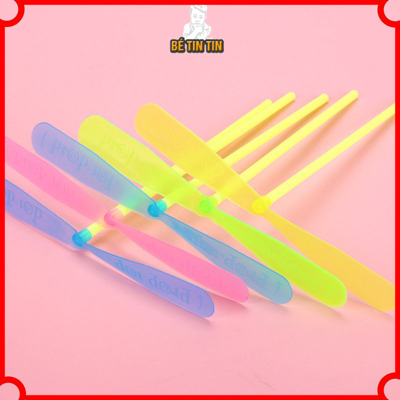 Chong chóng nhựa xoay tay, đồ chơi chóng chóng Doremon giải trí cho bé