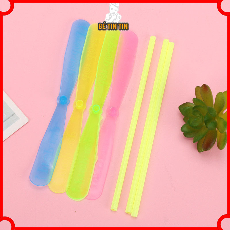 Chong chóng nhựa xoay tay, đồ chơi chóng chóng Doremon giải trí cho bé