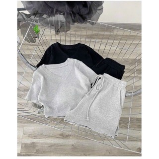 Set Bộ Áo Cổ Tim Form Croptop Kèm Quần Sort